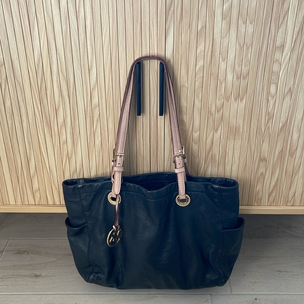 Micheal kors shoulder bag